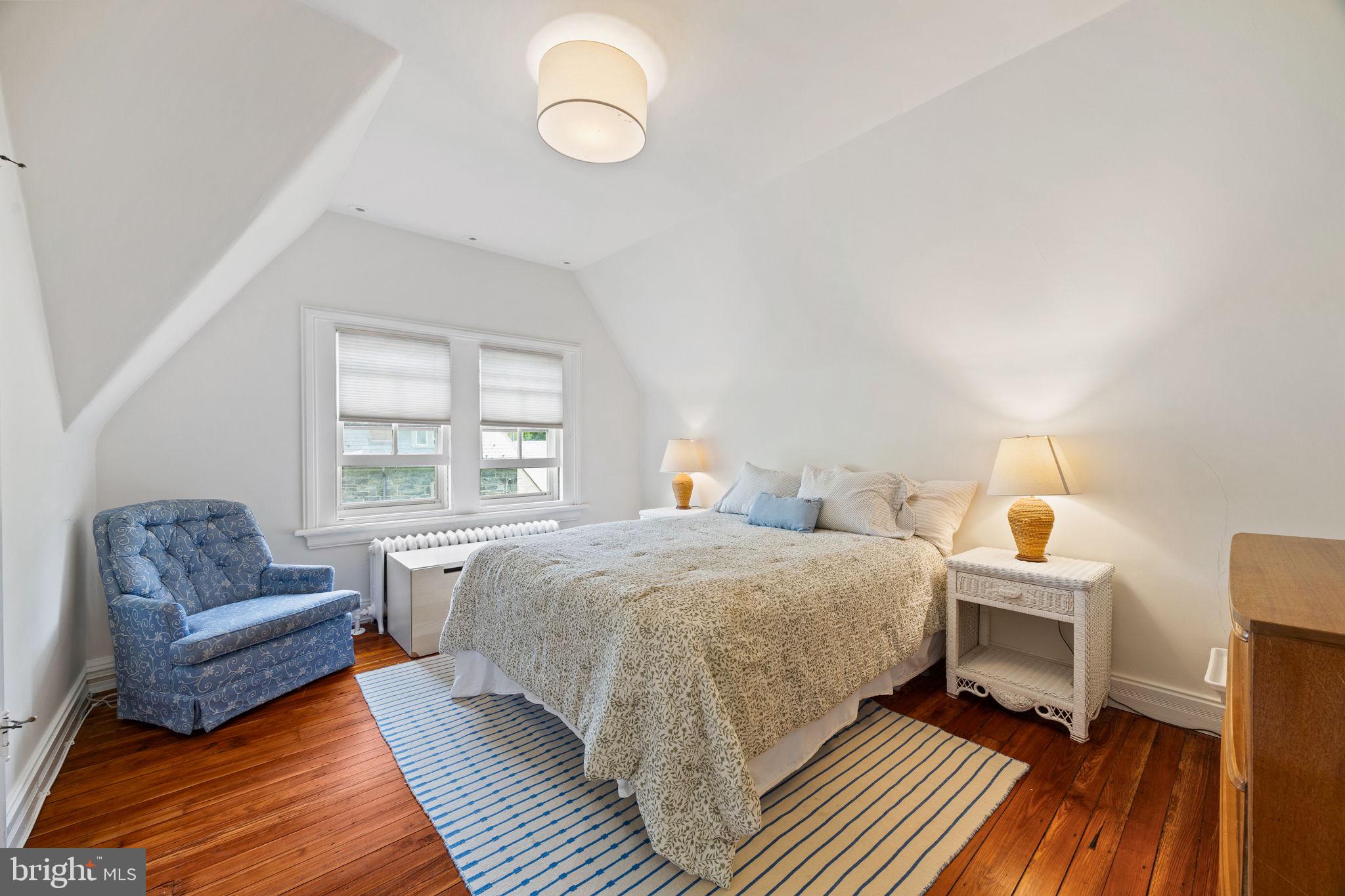 246 W EVERGREEN AVENUE