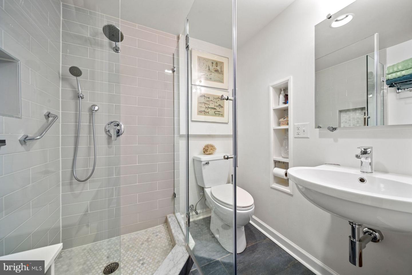 121 Hilltop Rd