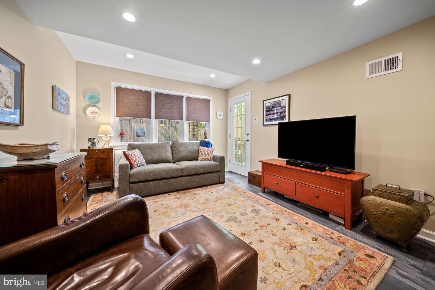 121 Hilltop Rd