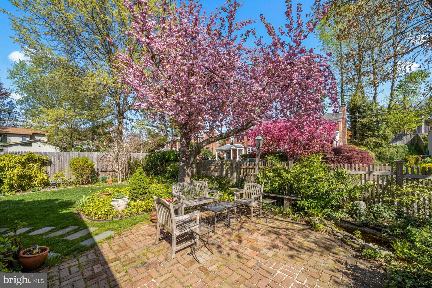 121 Hilltop Rd