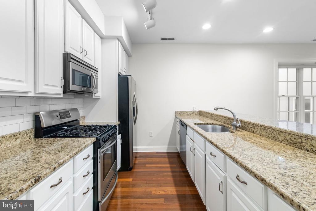 249 N 2ND STREET 51 2R
