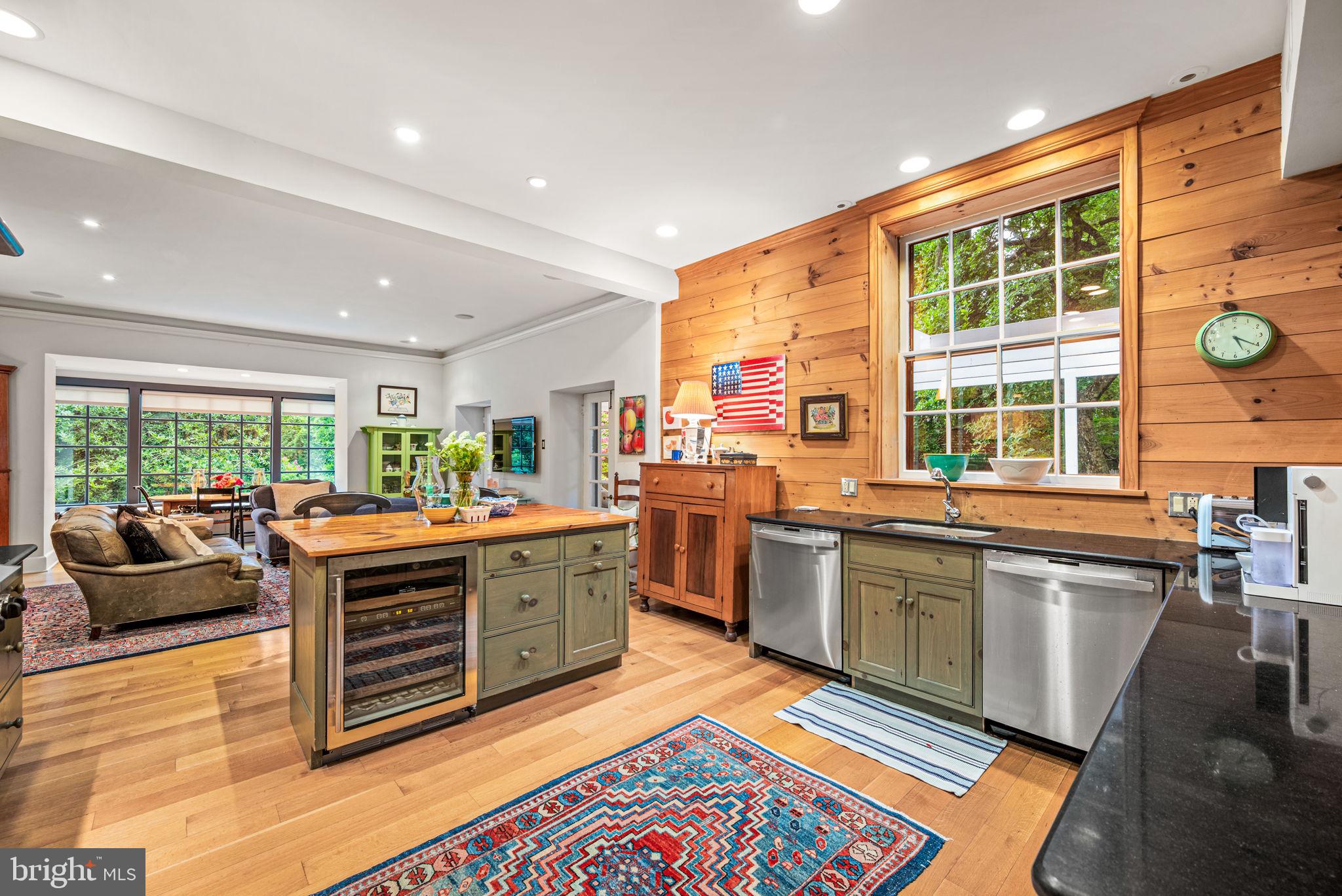 8702 SEMINOLE STREET