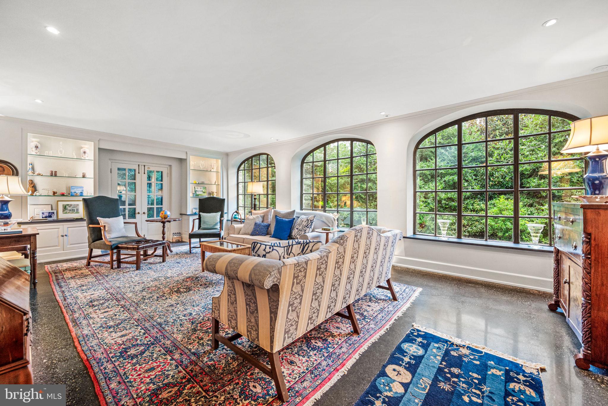 8702 SEMINOLE STREET