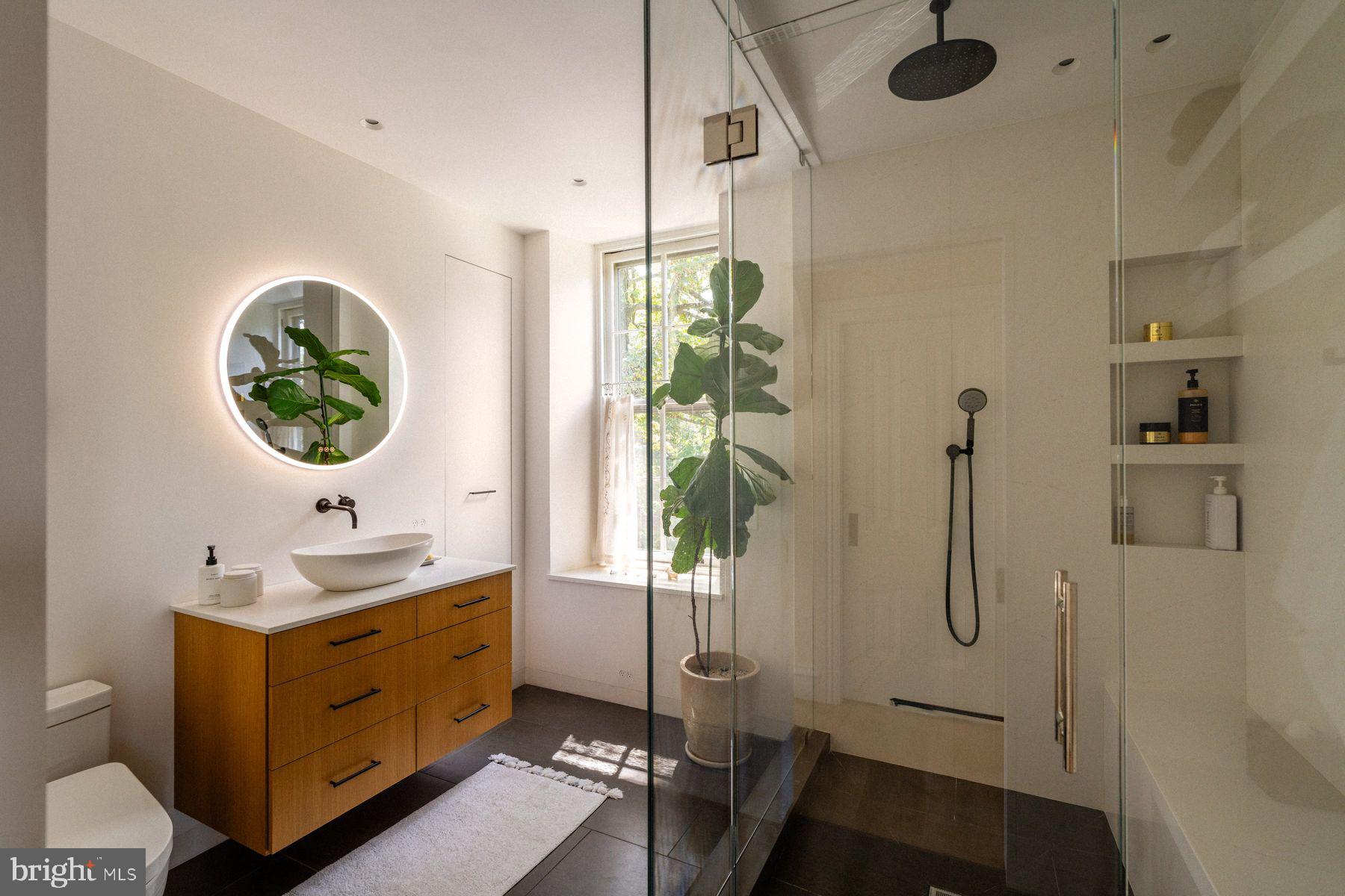 400 E. EVERGREEN AVENUE