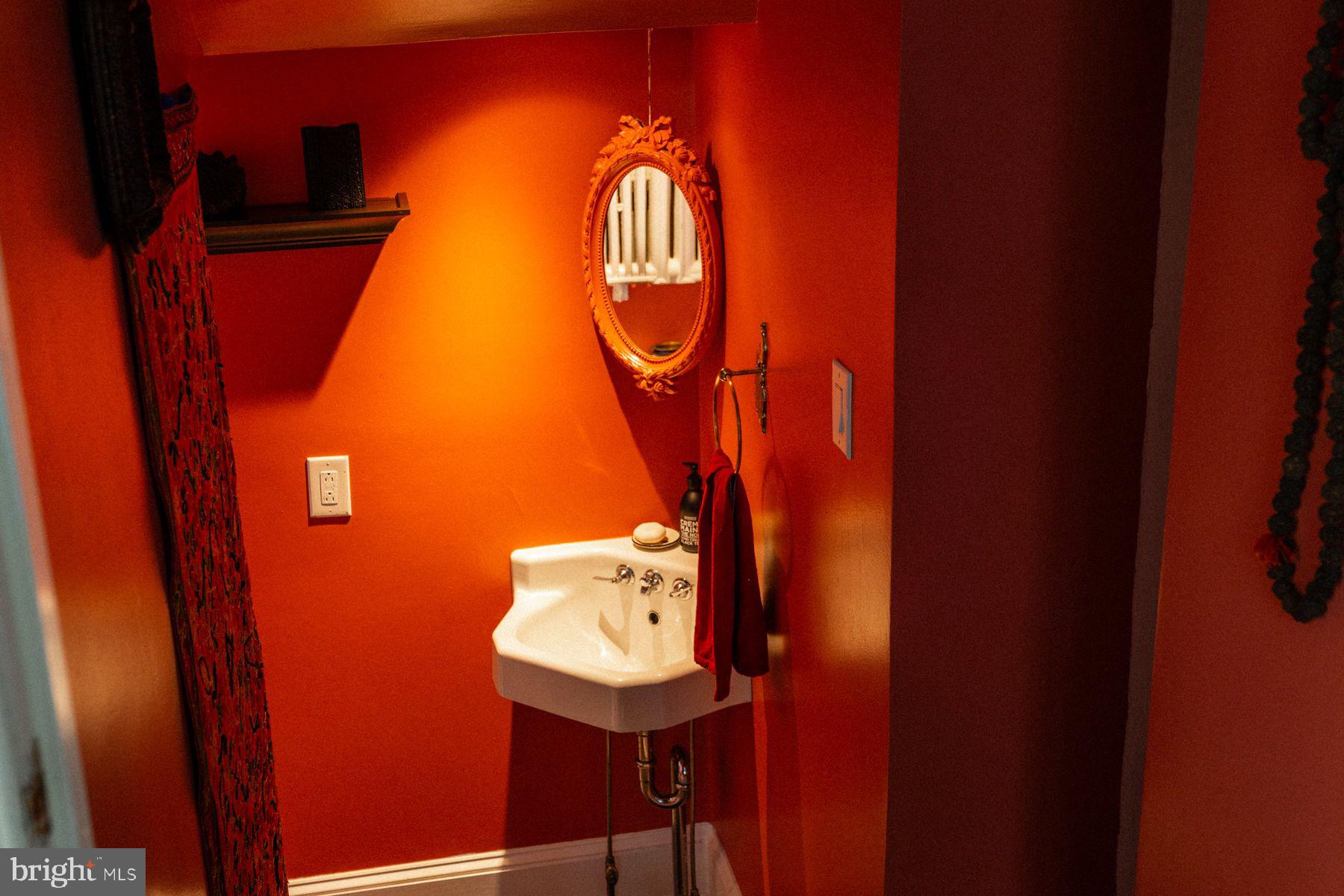 400 E. EVERGREEN AVENUE