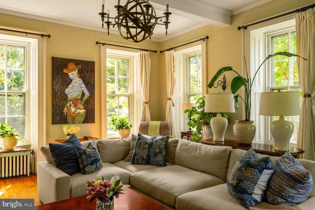 400 E. EVERGREEN AVENUE
