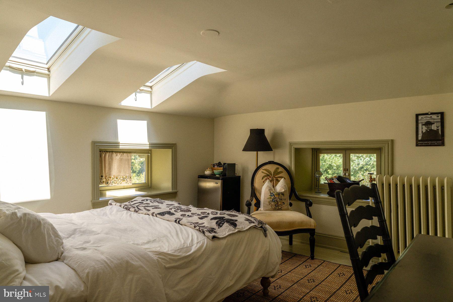 400 E. EVERGREEN AVENUE