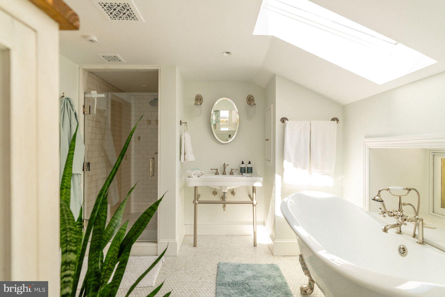 400 E. EVERGREEN AVENUE