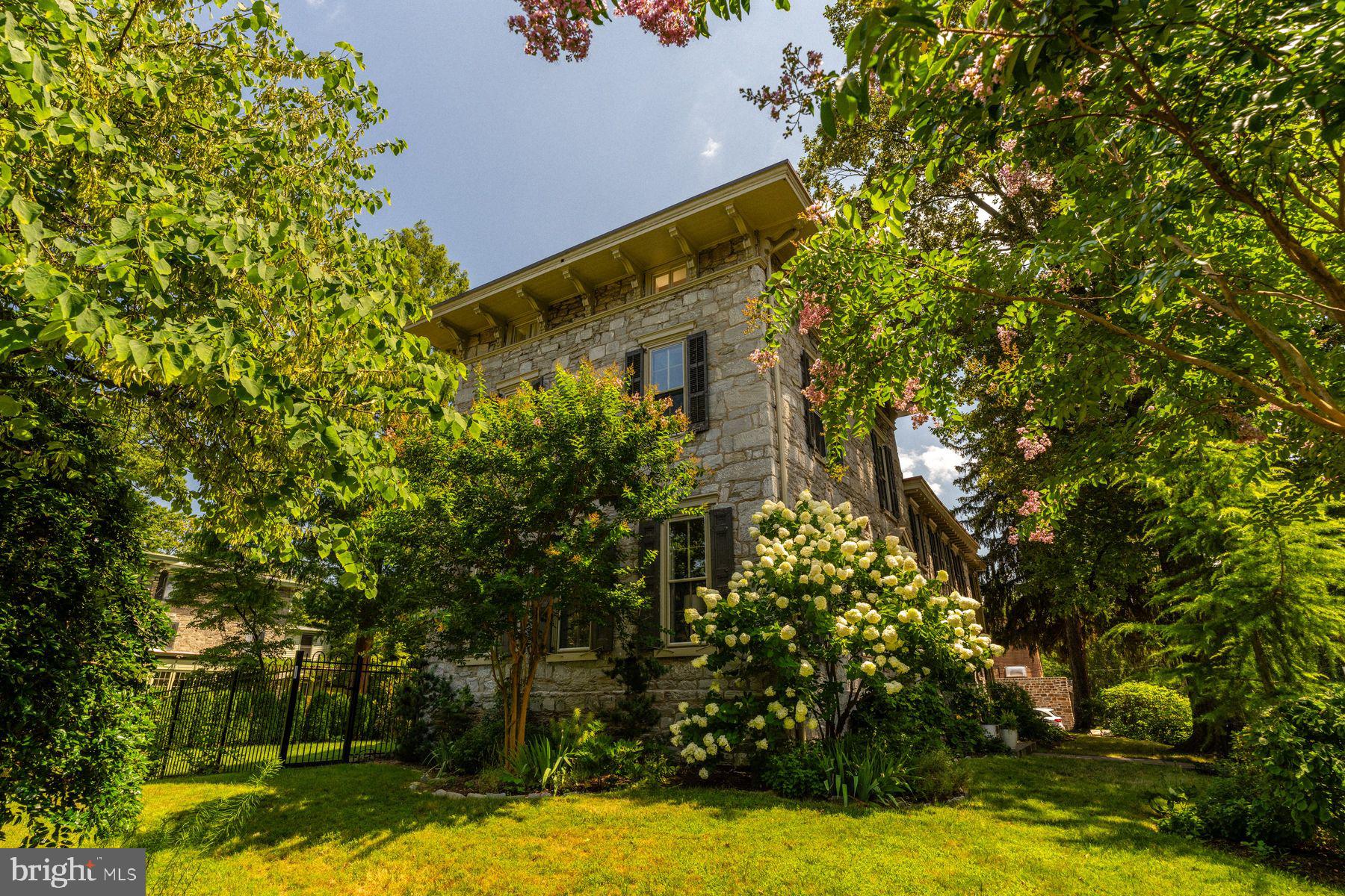 400 E. EVERGREEN AVENUE