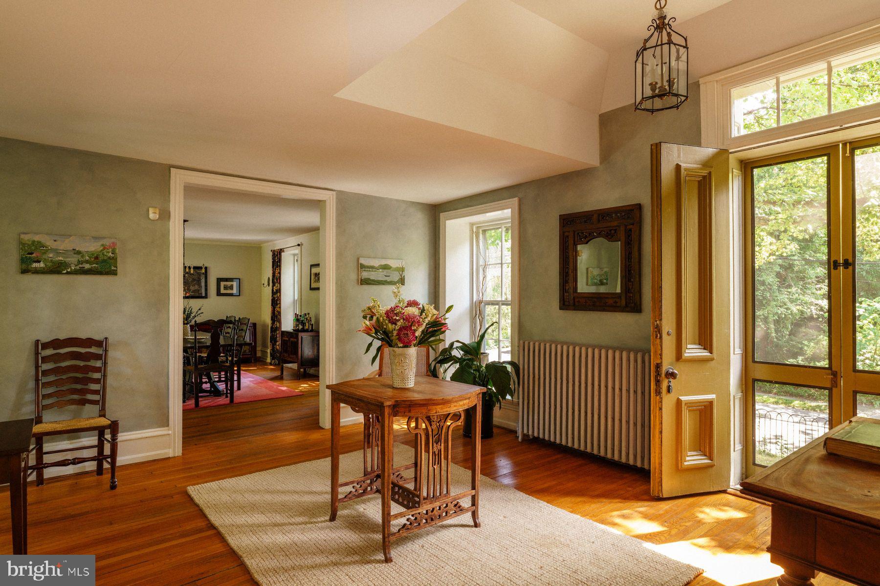 400 E. EVERGREEN AVENUE