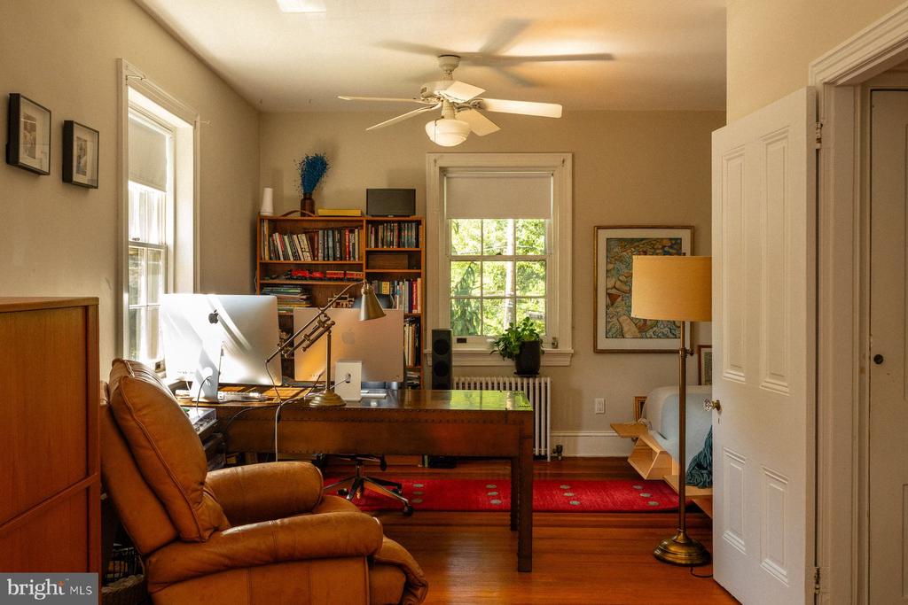 400 E. EVERGREEN AVENUE