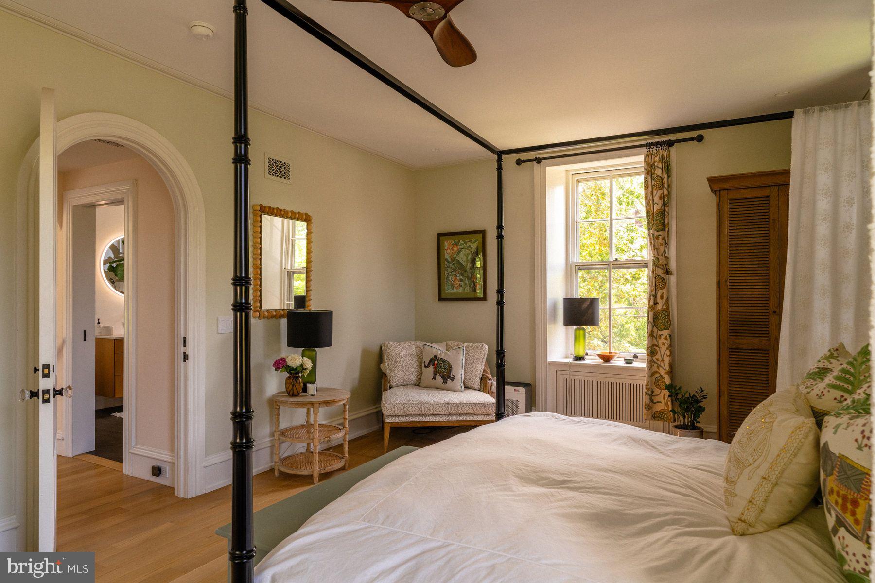 400 E. EVERGREEN AVENUE