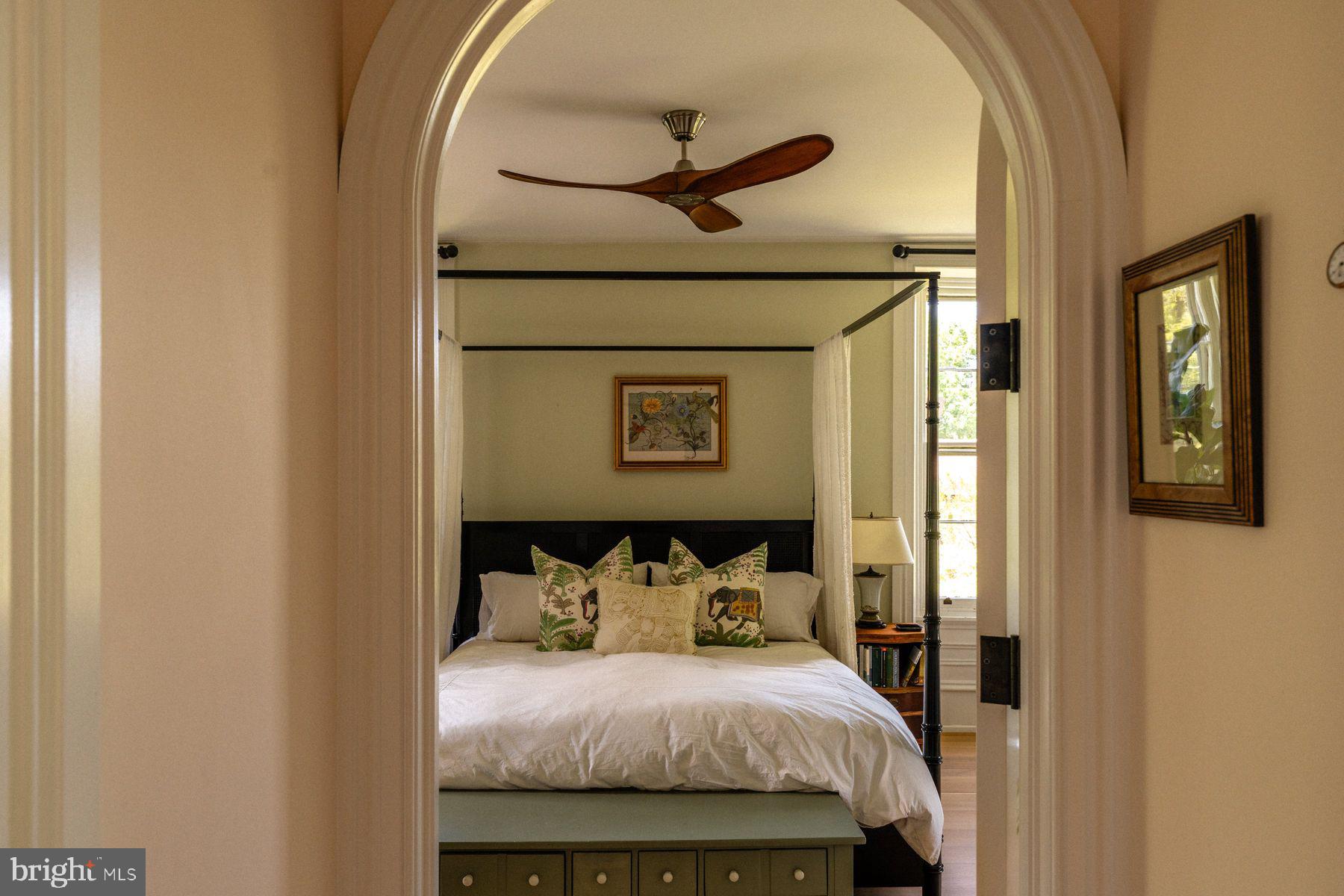 400 E. EVERGREEN AVENUE