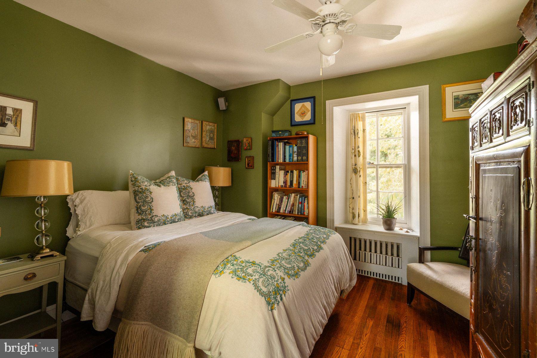 400 E. EVERGREEN AVENUE