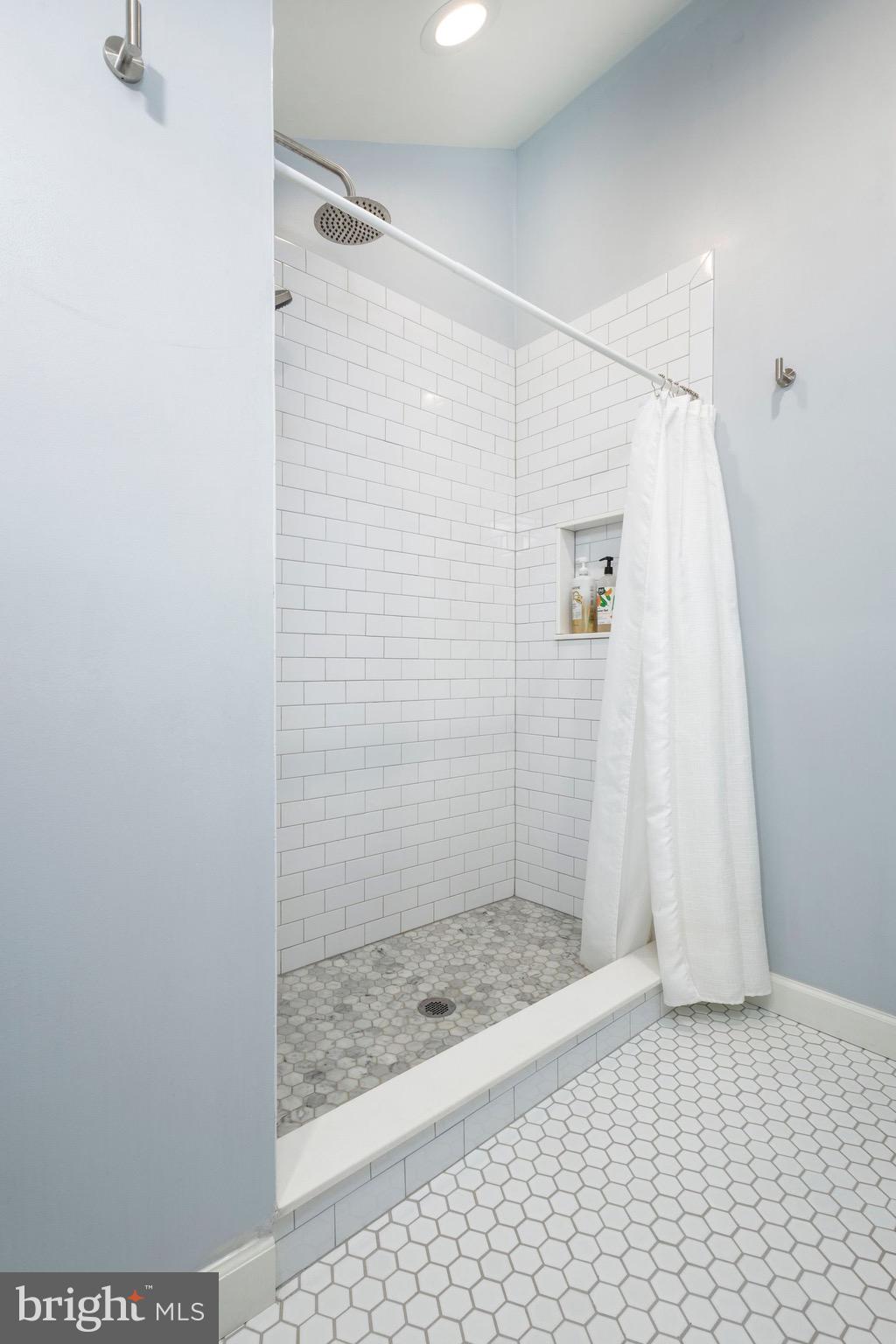 8708 PROSPECT AVENUE D14