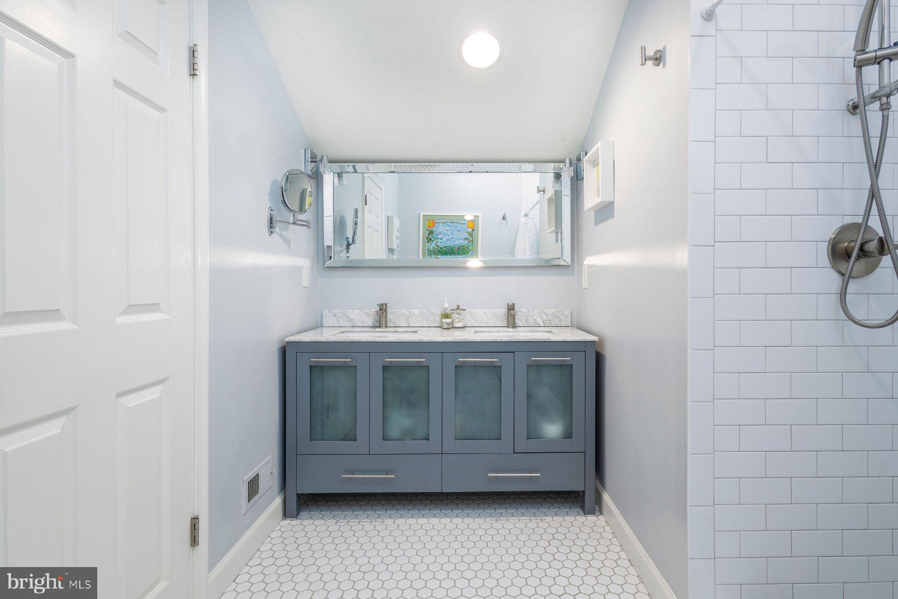 8708 PROSPECT AVENUE D14