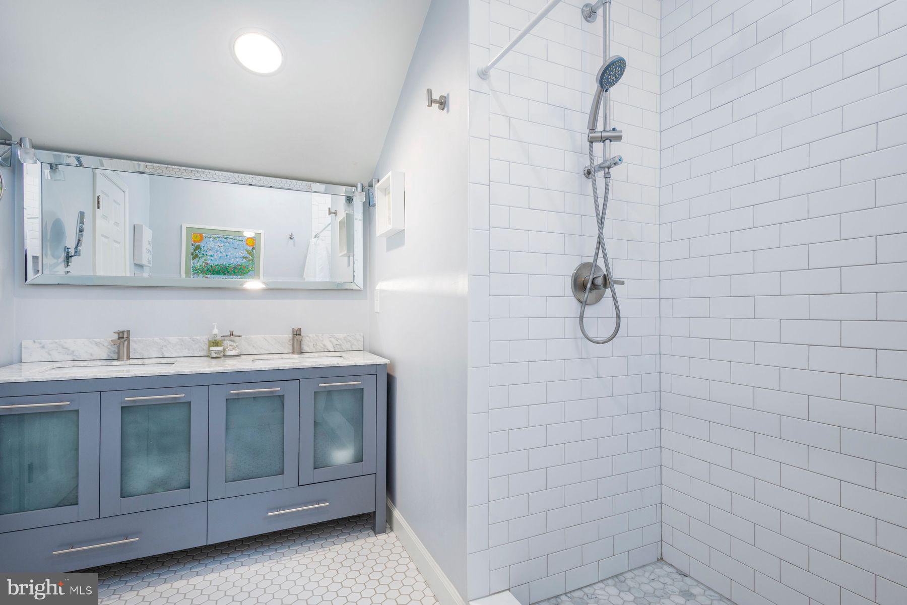 8708 PROSPECT AVENUE D14
