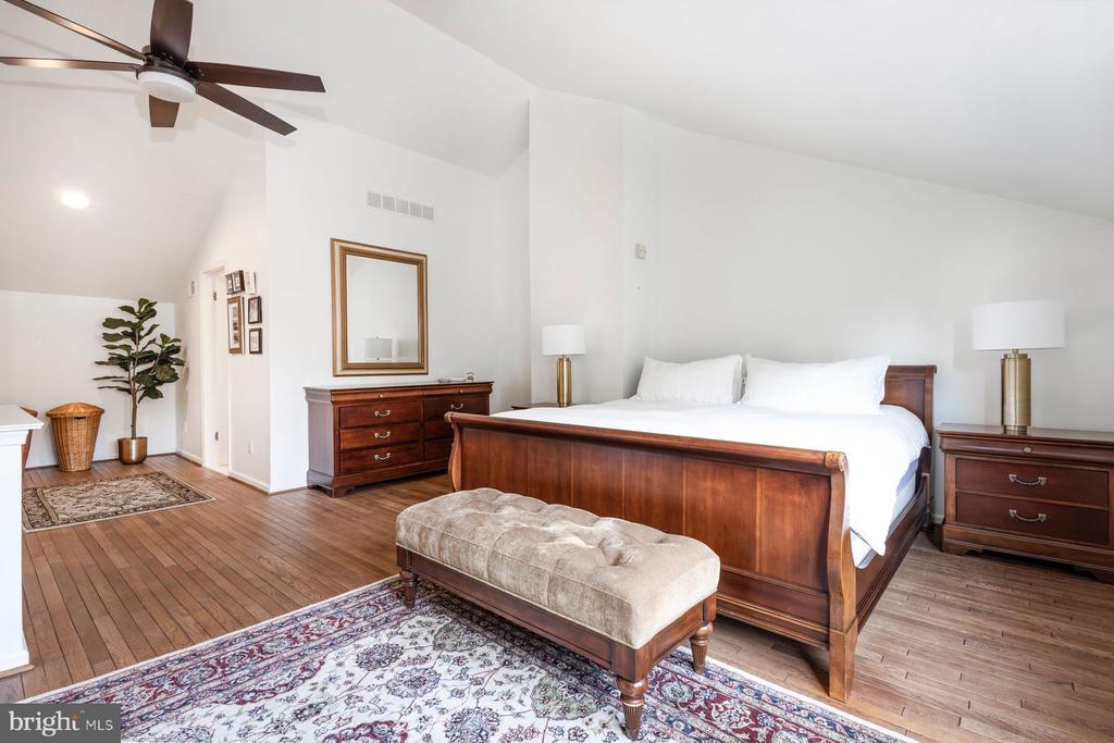 8708 PROSPECT AVENUE D14