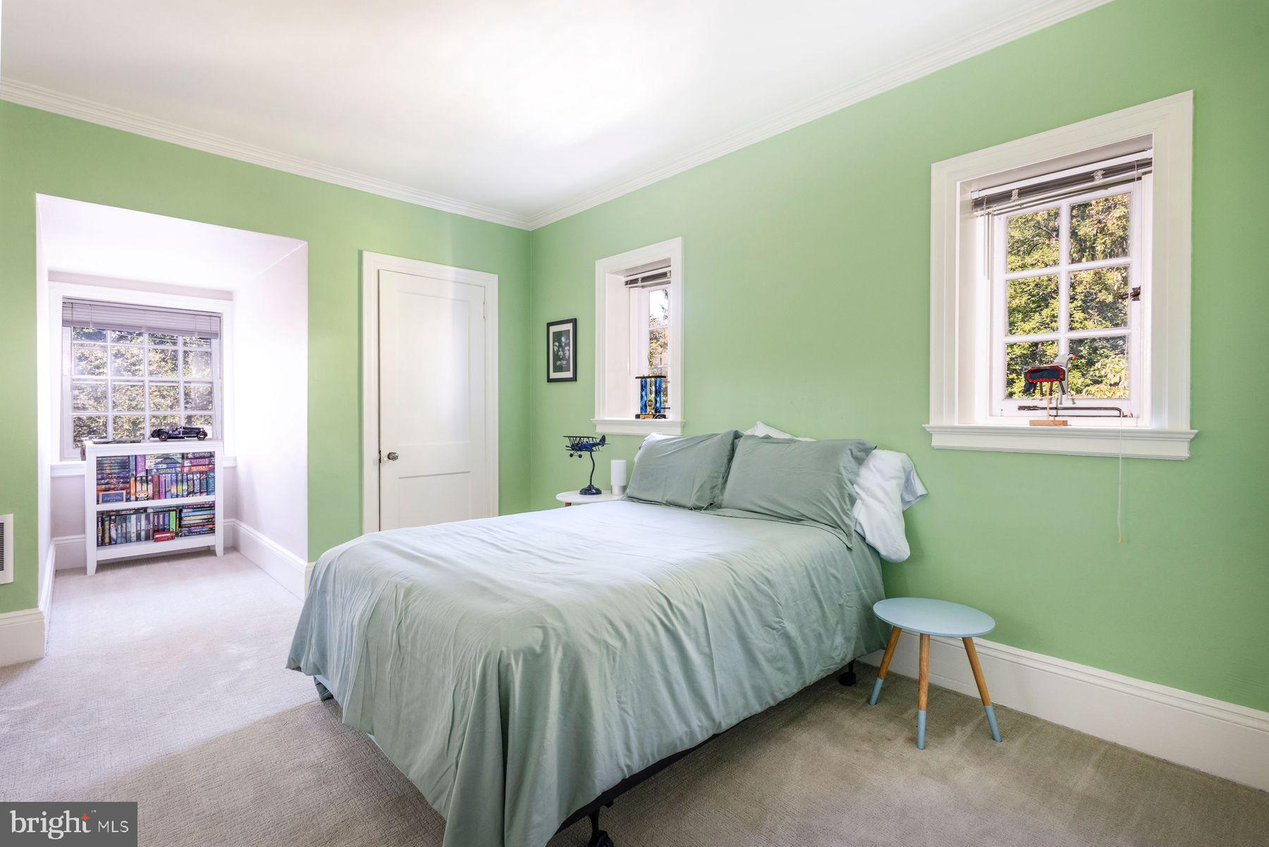 109 W MORELAND AVENUE