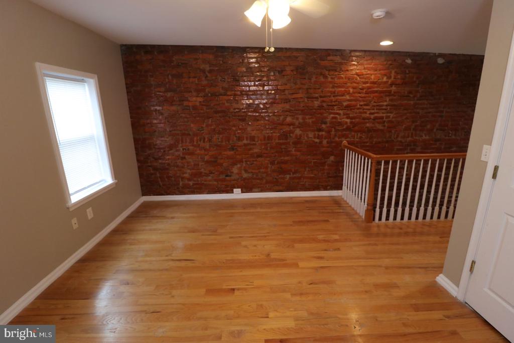 728 SHIRLEY STREET