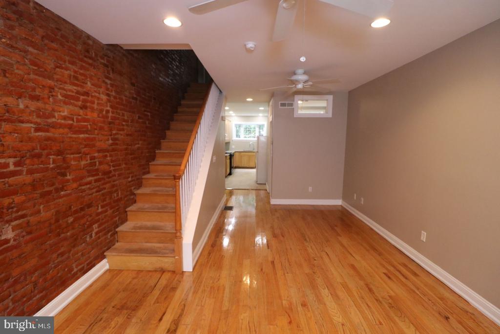 728 SHIRLEY STREET