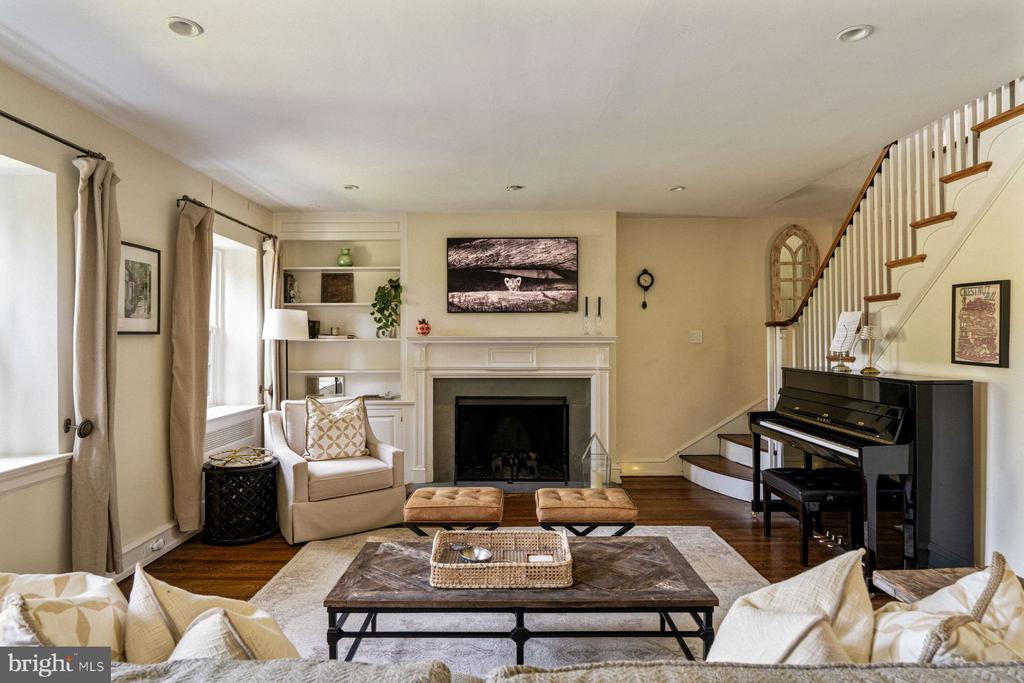210 WHITEMARSH