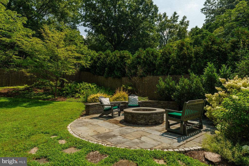 210 WHITEMARSH