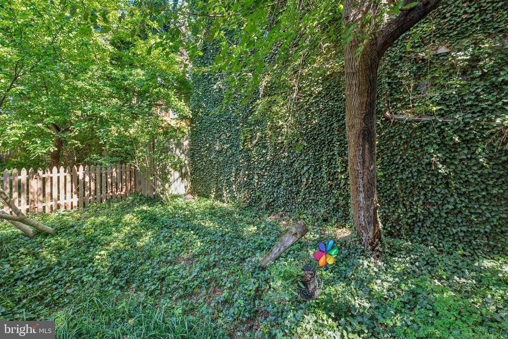7213 CRESHEIM ROAD