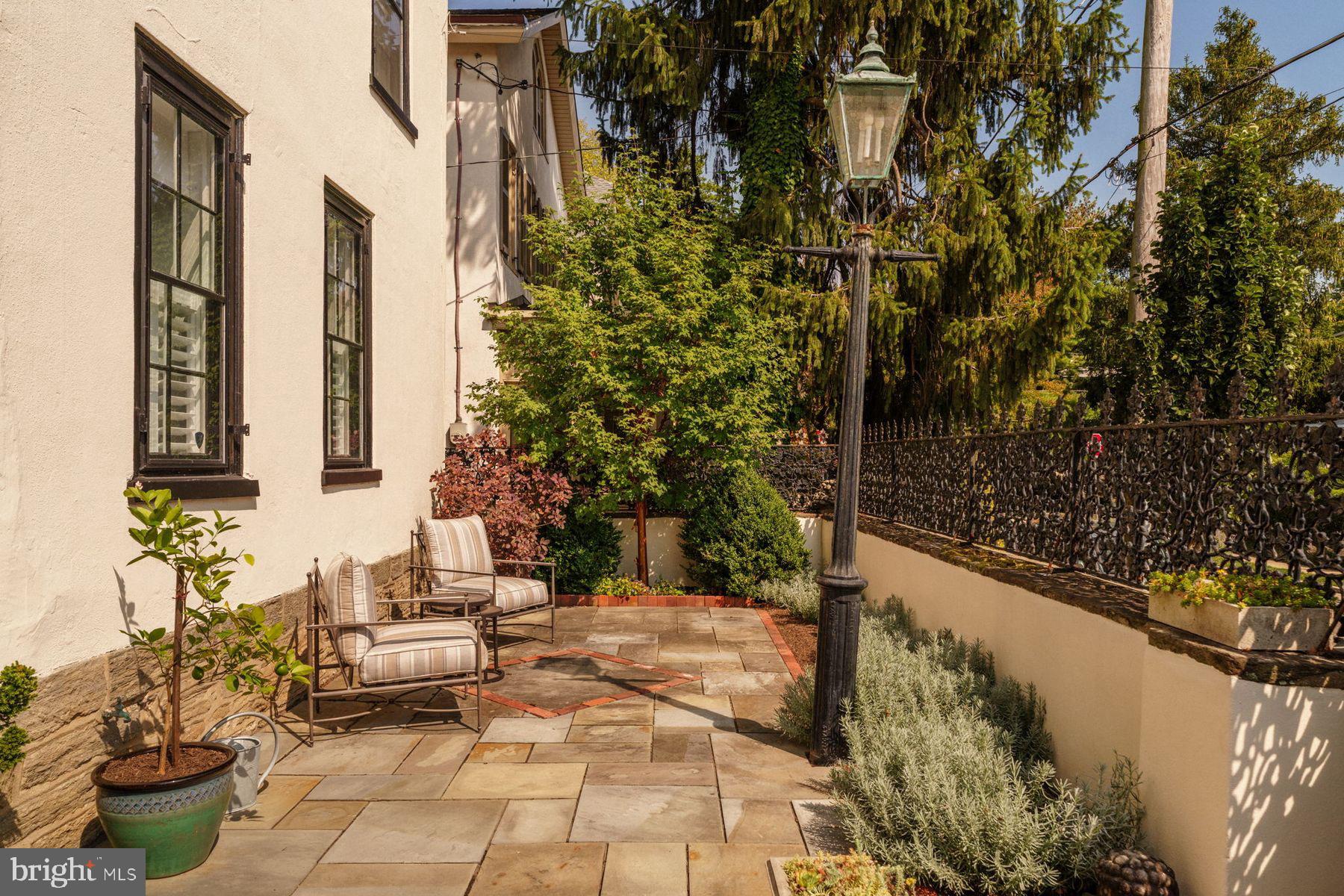 191 E EVERGREEN AVENUE