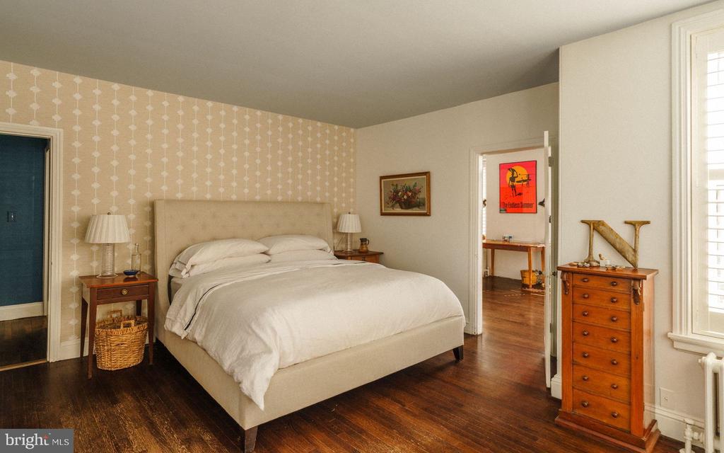 191 E EVERGREEN AVENUE