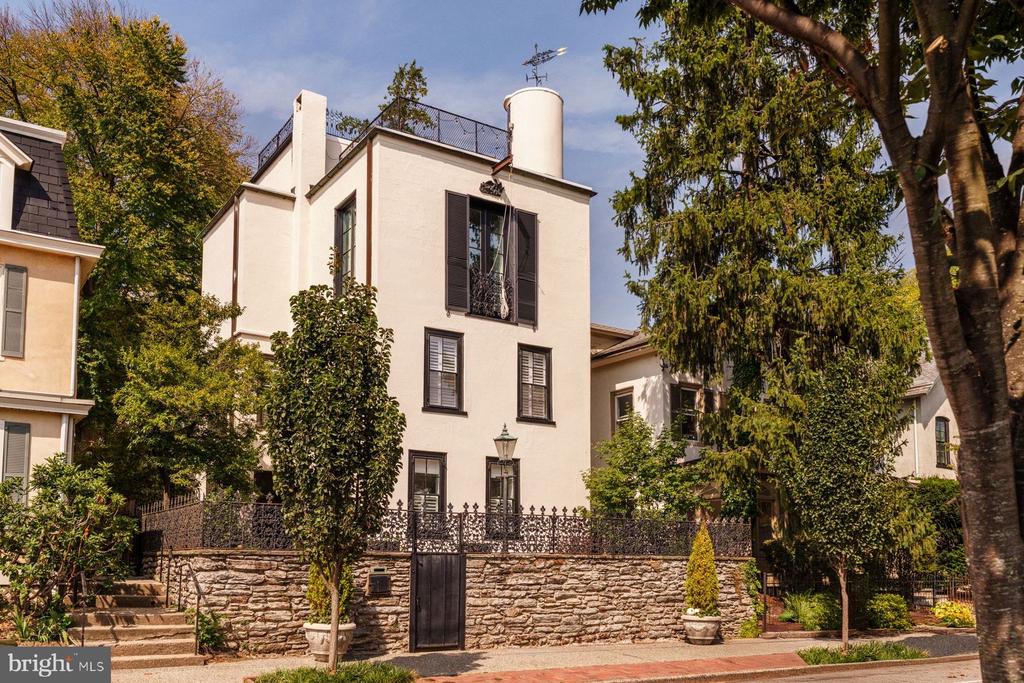 191 E EVERGREEN AVENUE