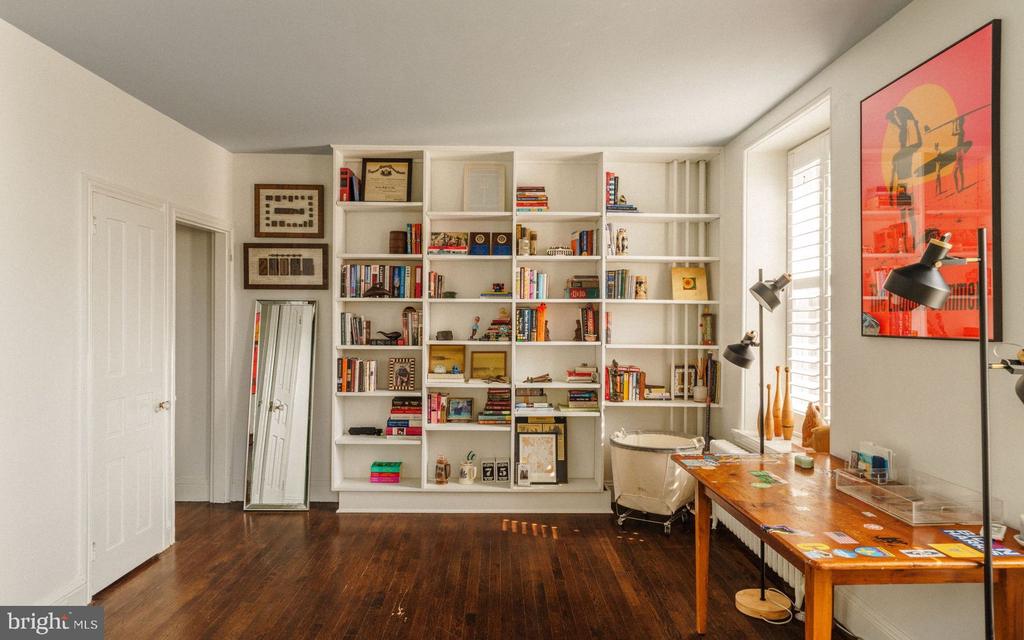 191 E EVERGREEN AVENUE