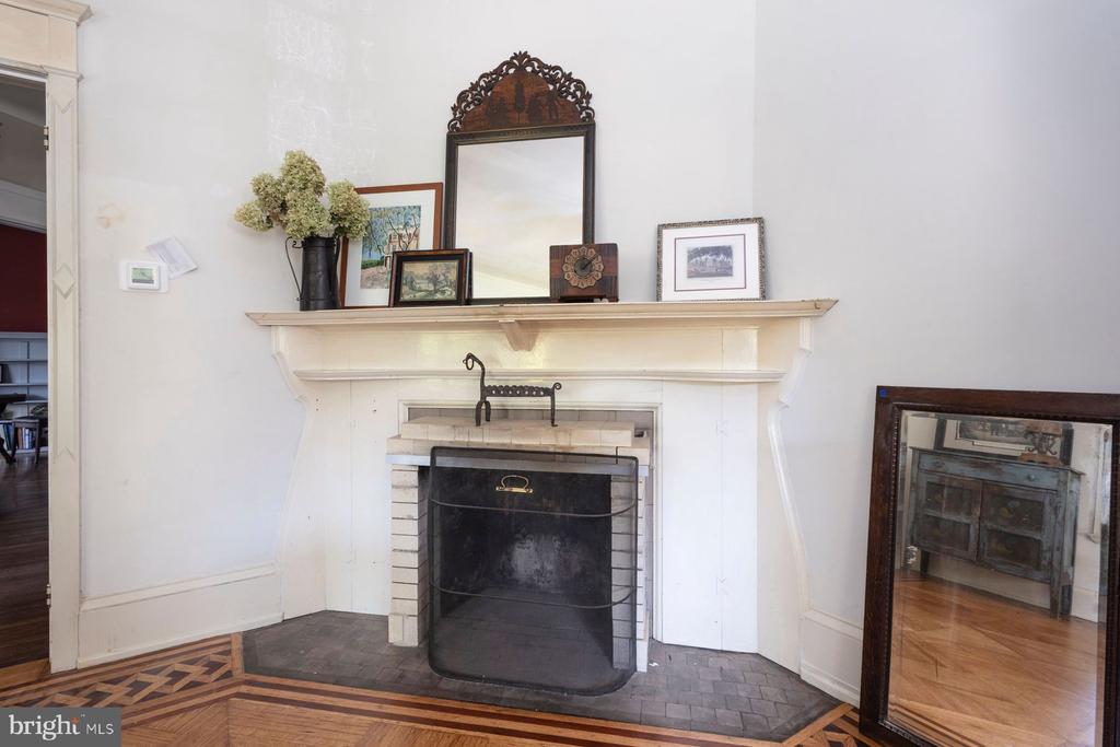 141 W UPSAL STREET