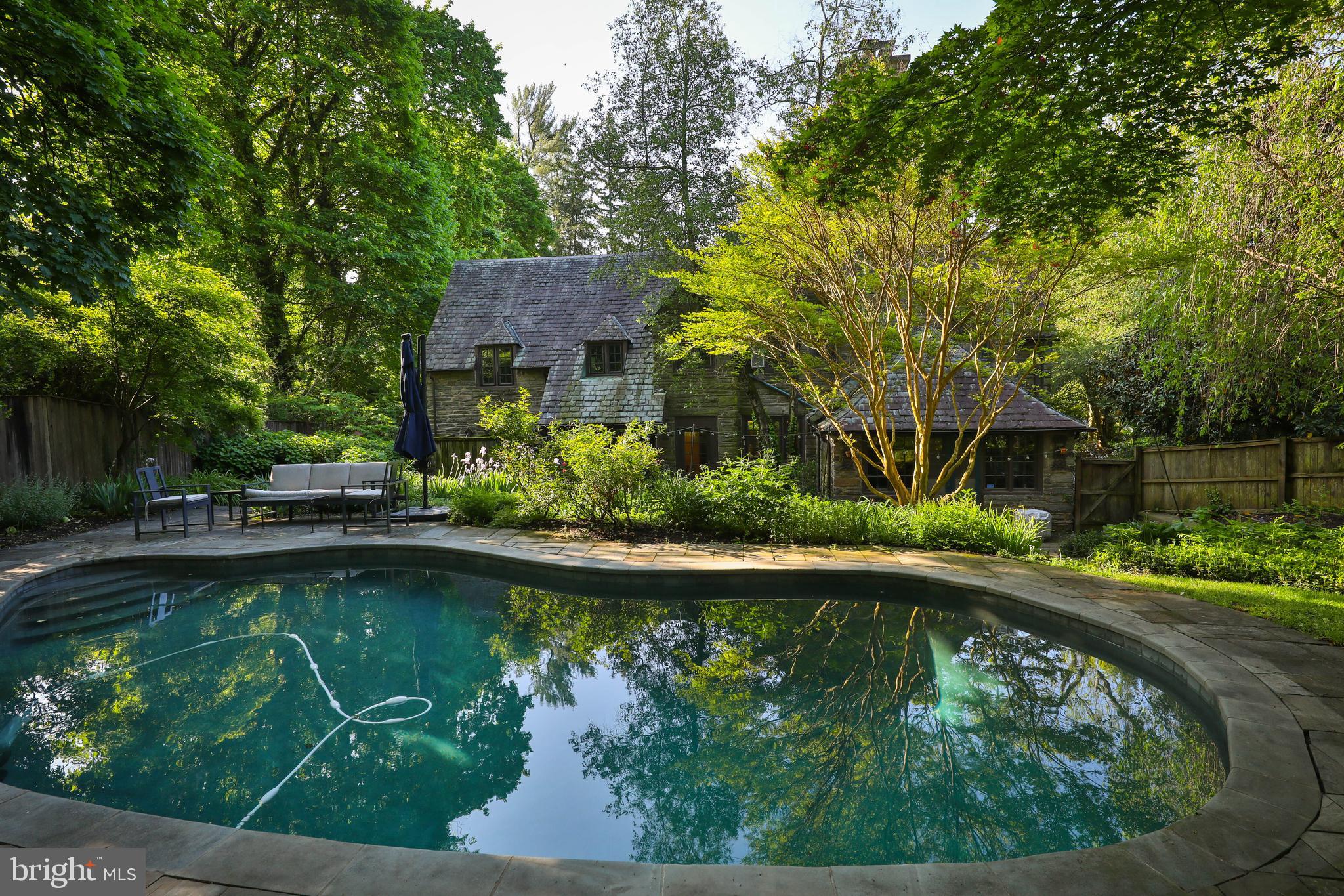 8401 SAINT MARTINS LANE