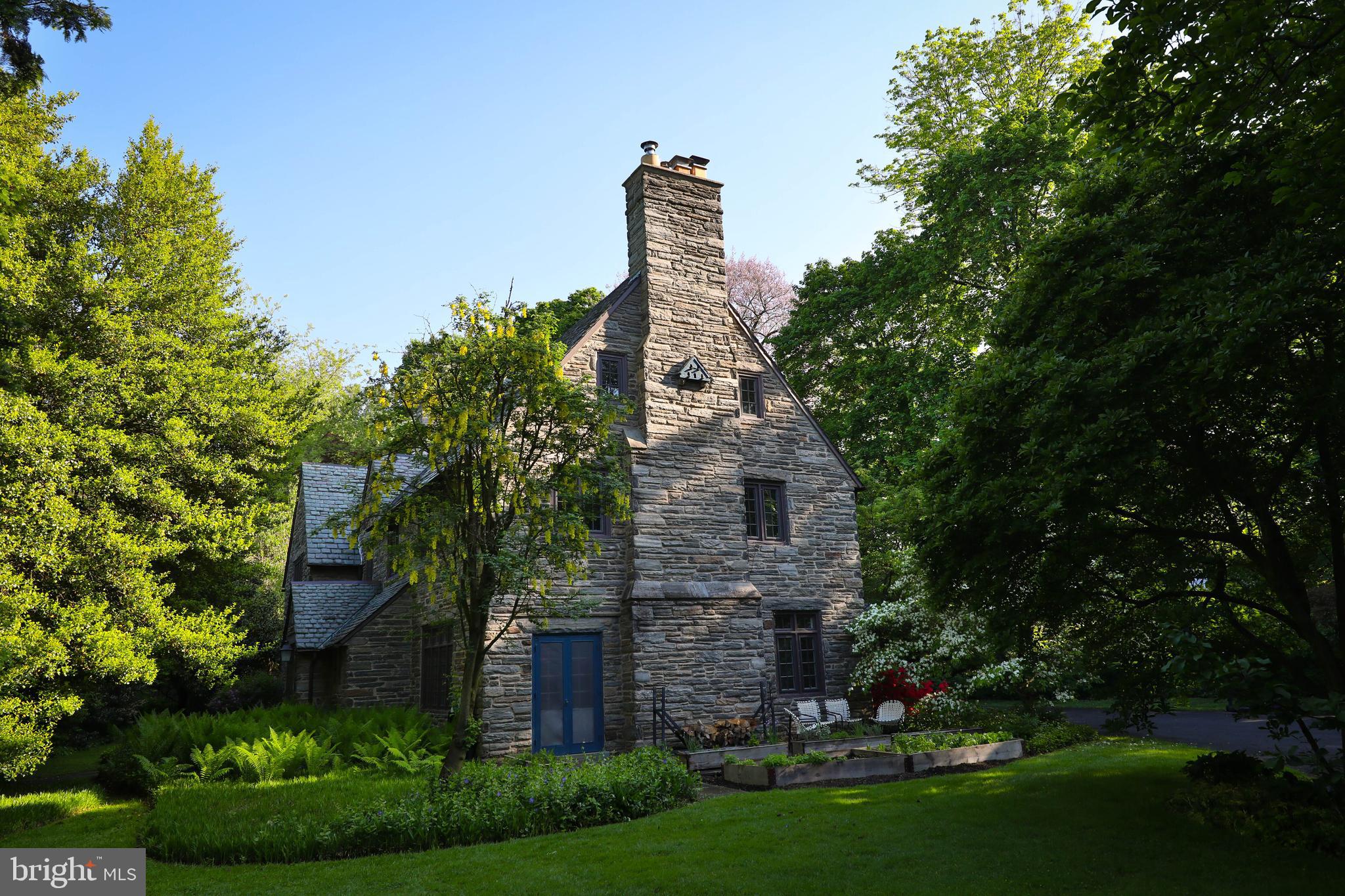 8401 SAINT MARTINS LANE