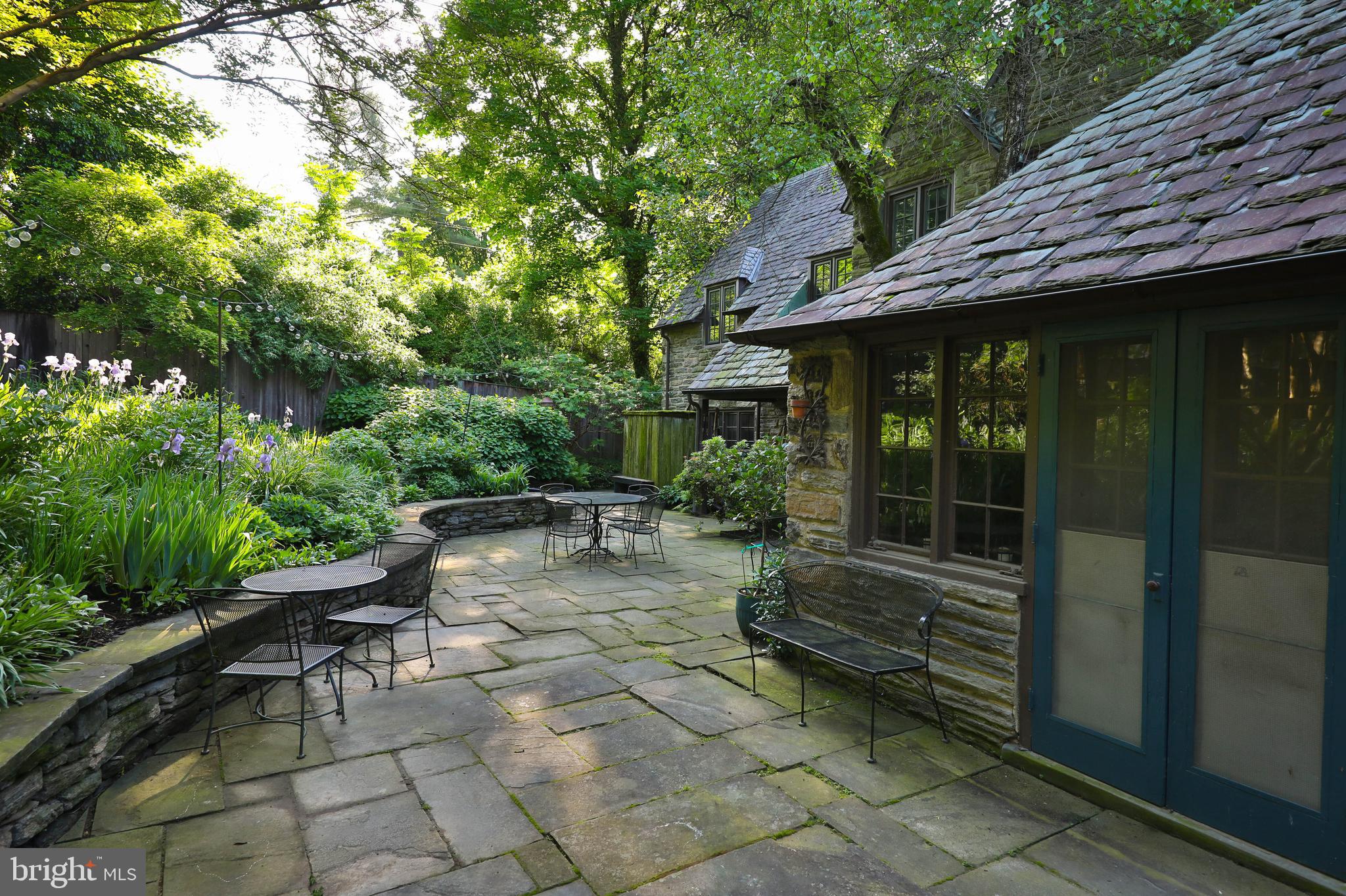 8401 SAINT MARTINS LANE