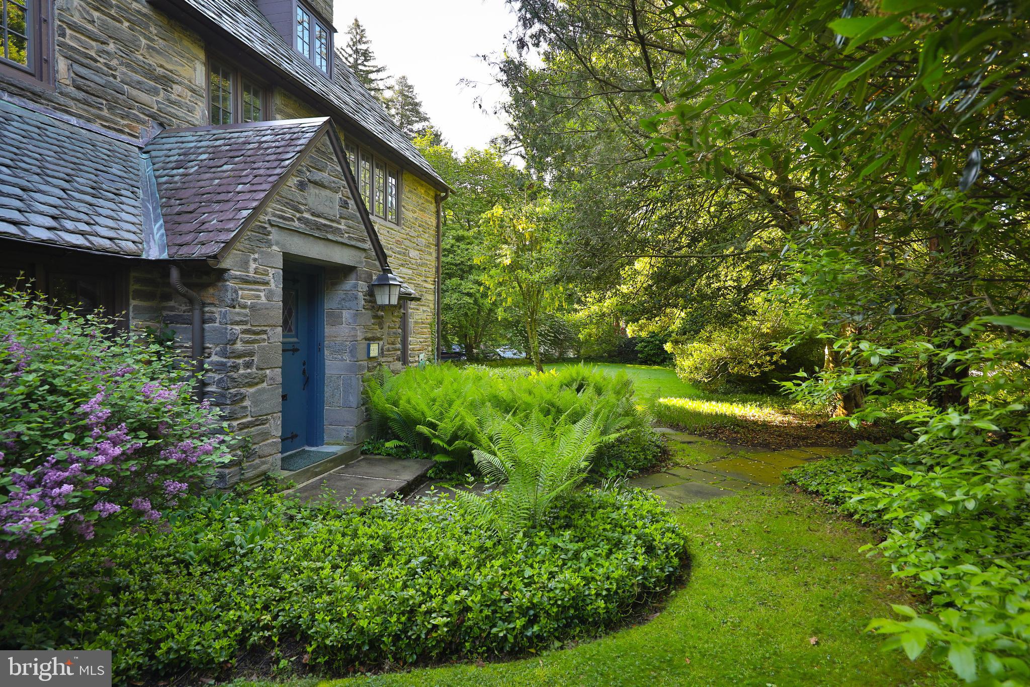 8401 SAINT MARTINS LANE