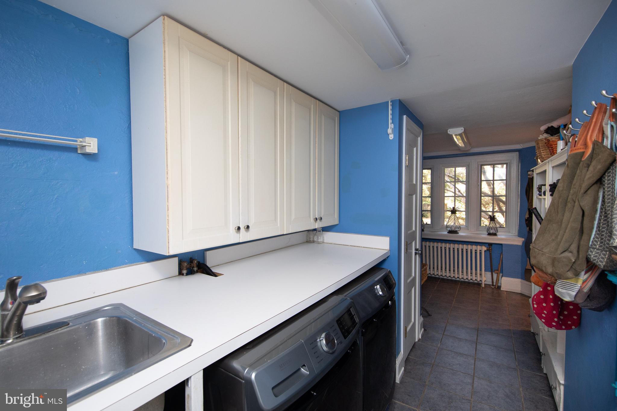 8401 SAINT MARTINS LANE