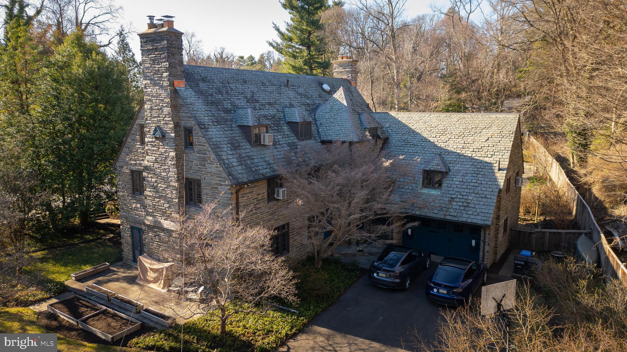 8401 SAINT MARTINS LANE