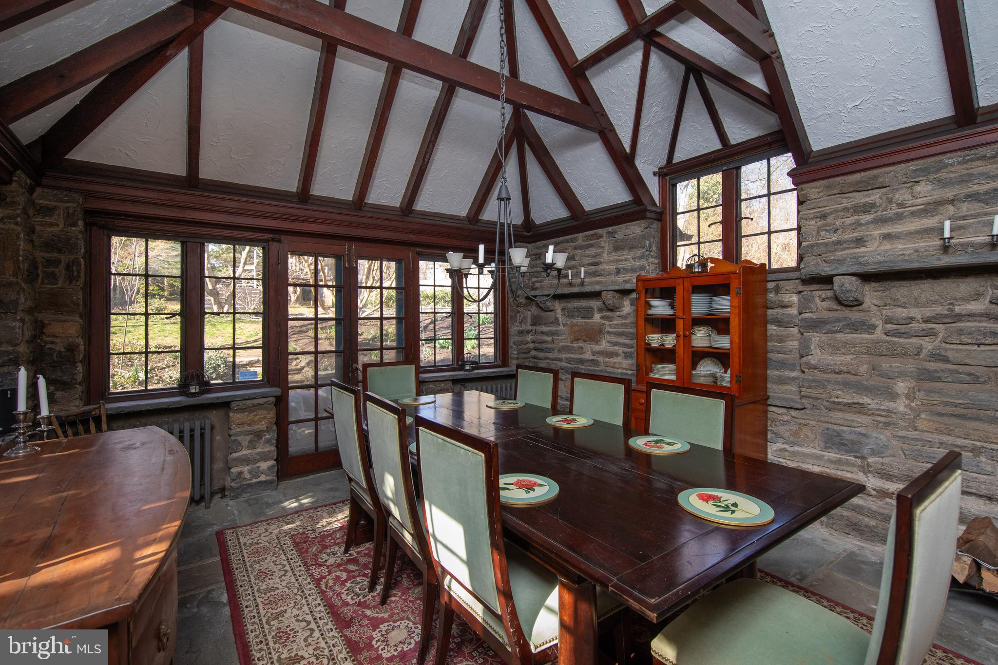 8401 SAINT MARTINS LANE