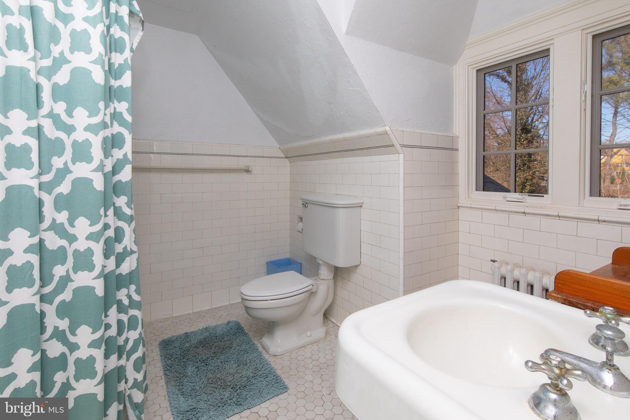 8401 SAINT MARTINS LANE