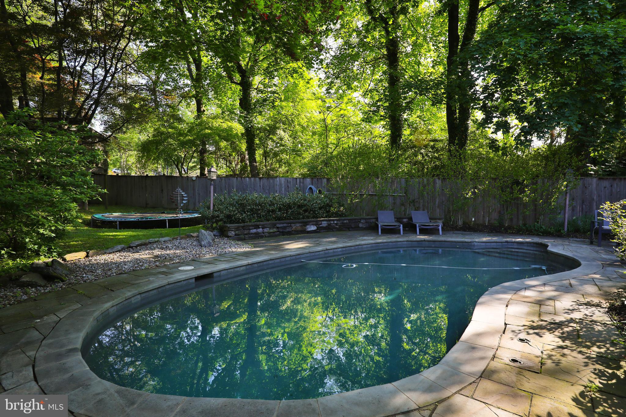 8401 SAINT MARTINS LANE