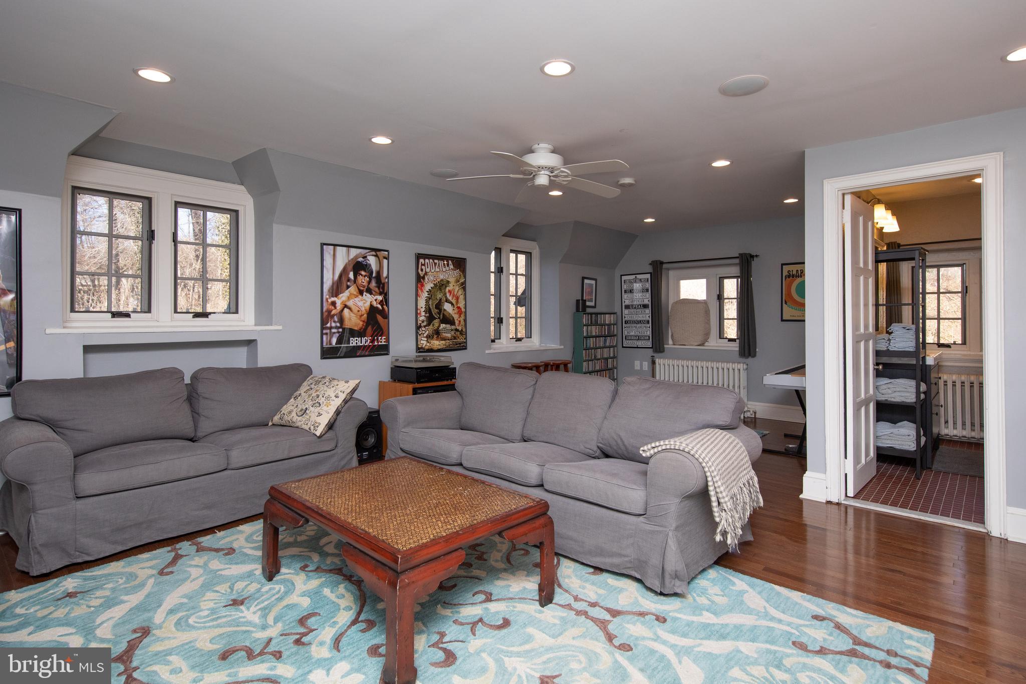 8401 SAINT MARTINS LANE