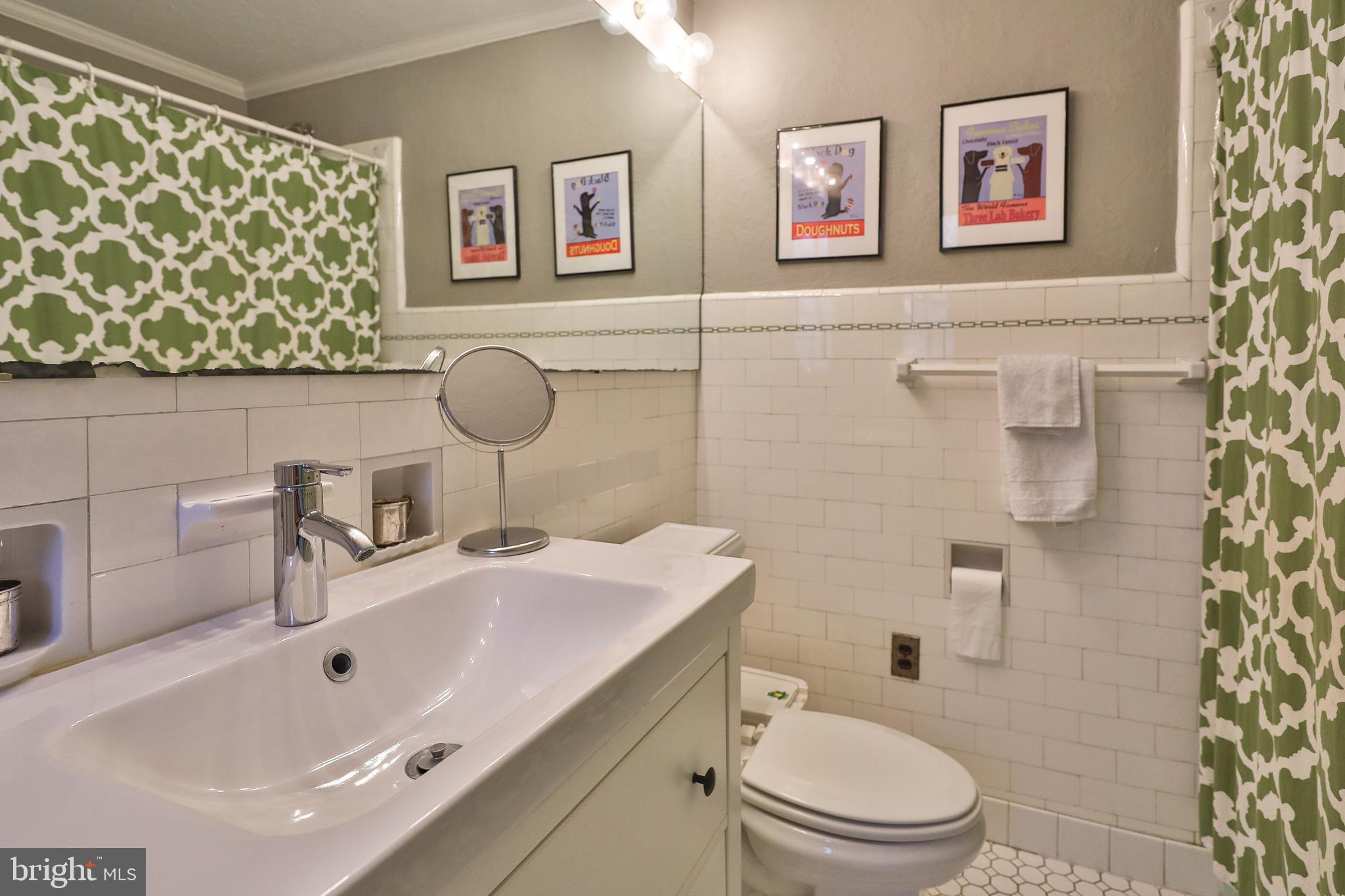 8401 SAINT MARTINS LANE