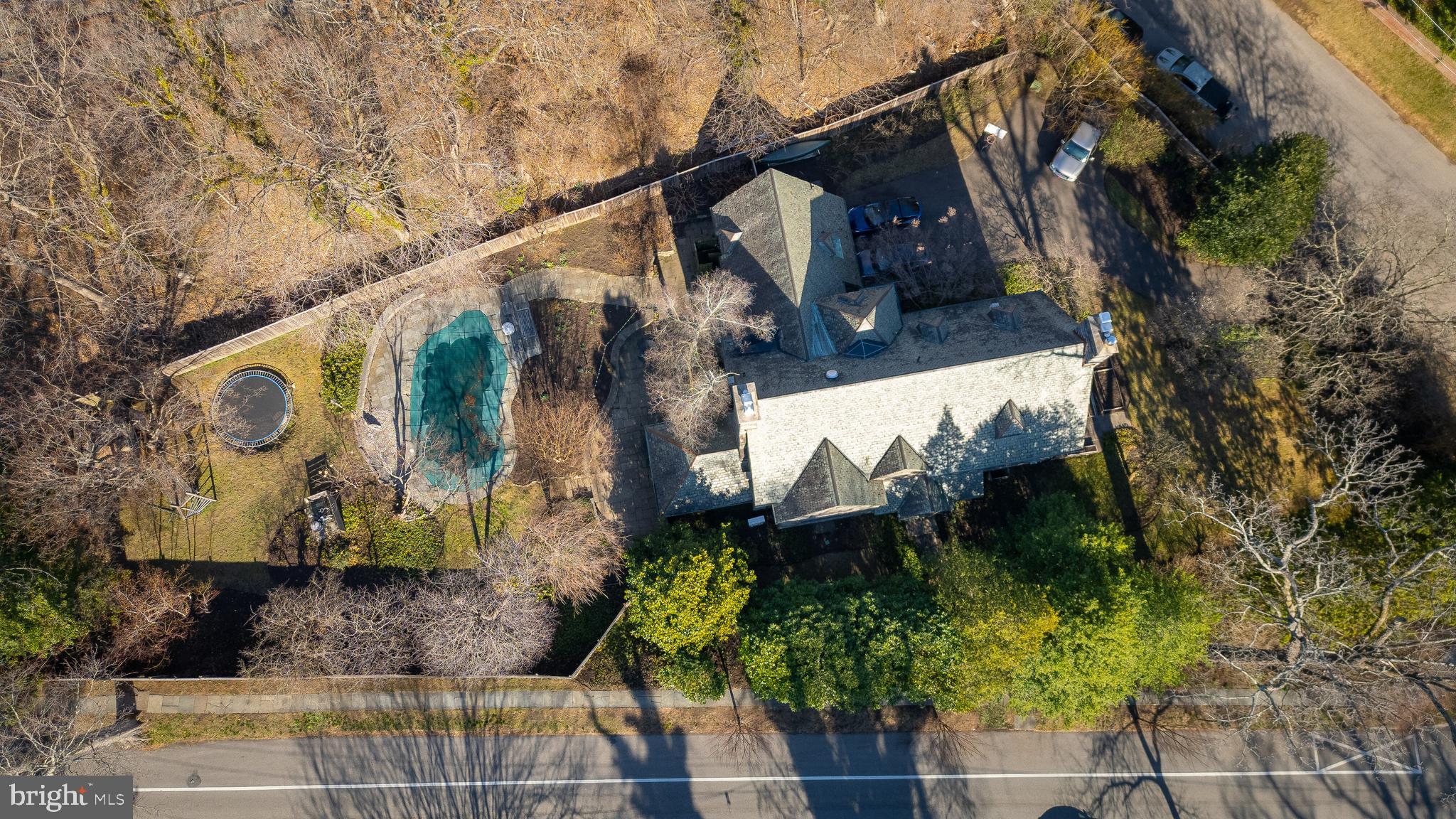 8401 SAINT MARTINS LANE