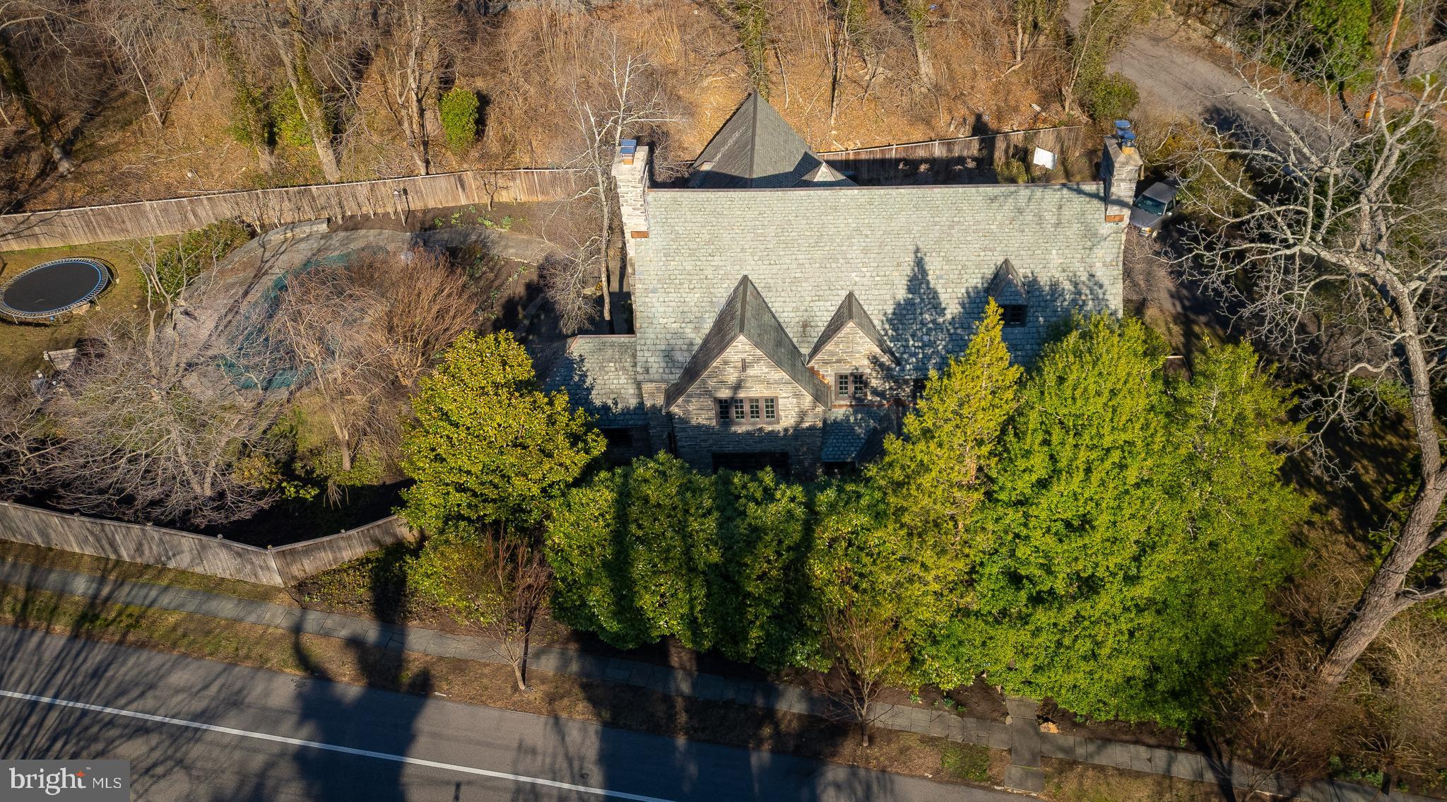 8401 SAINT MARTINS LANE