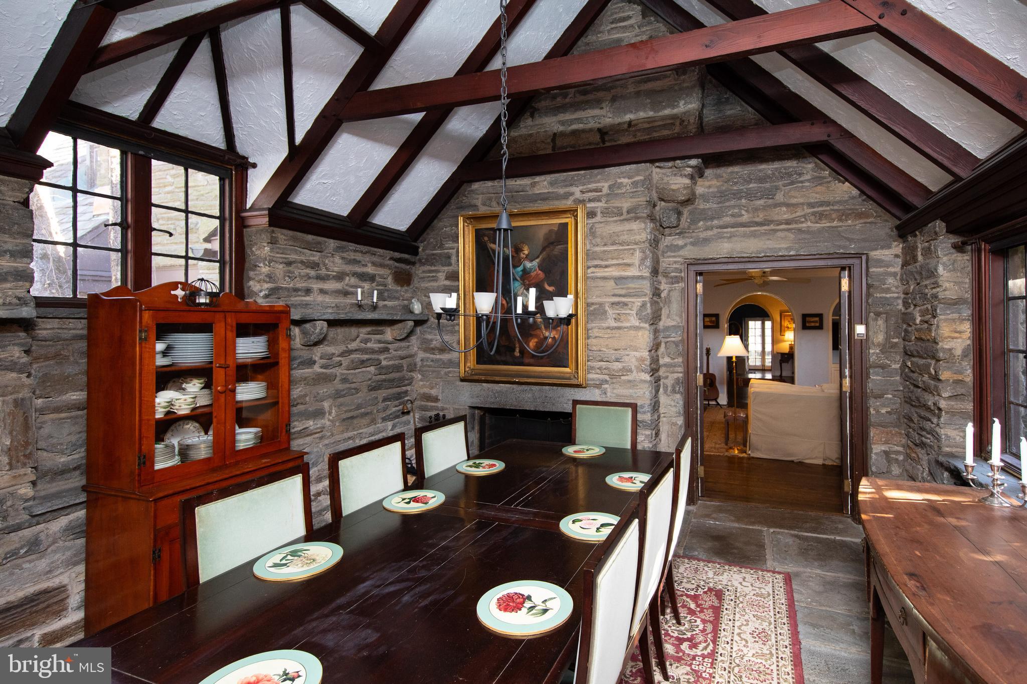 8401 SAINT MARTINS LANE