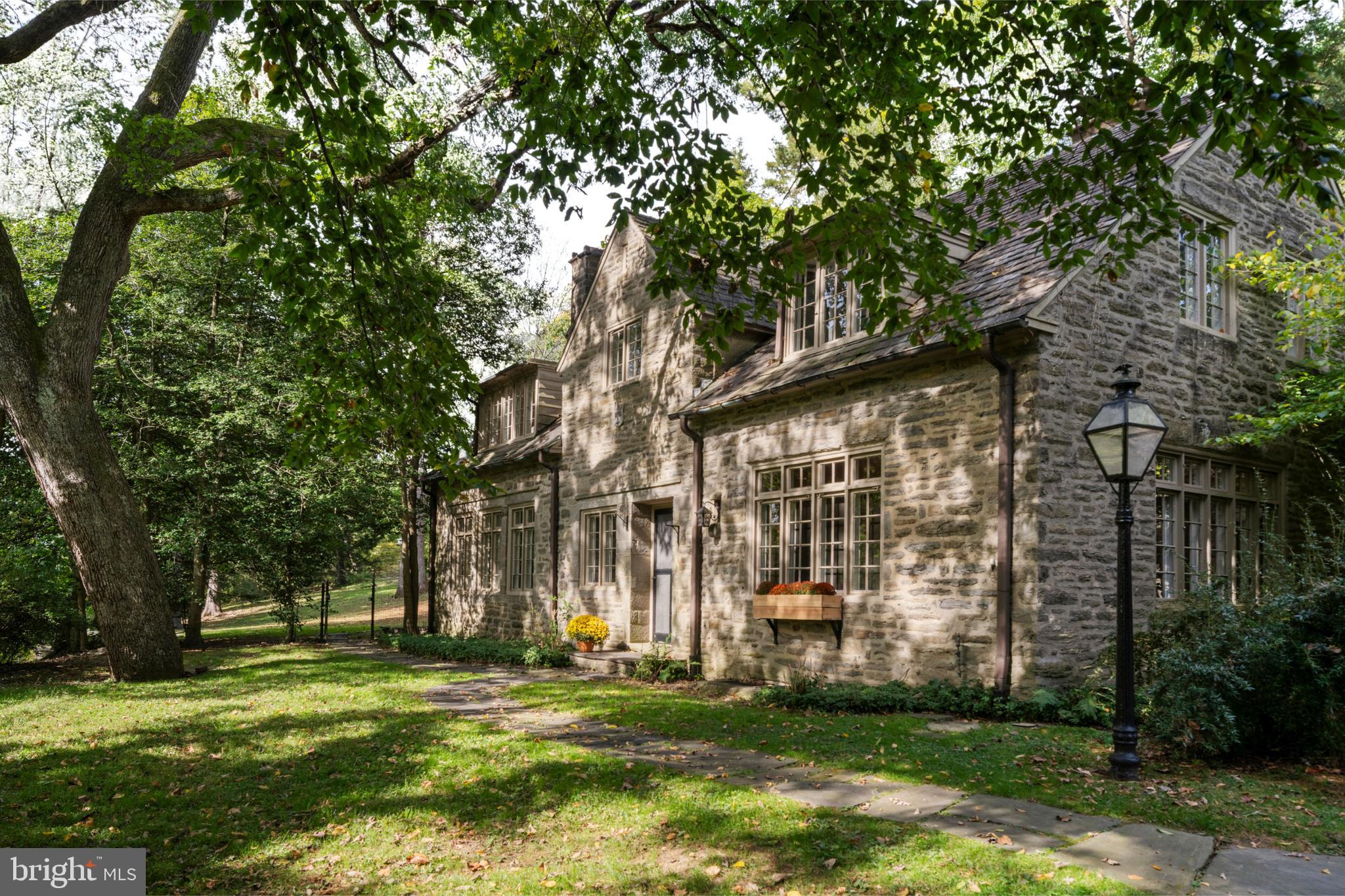 452 W CHESTNUT HILL AVENUE