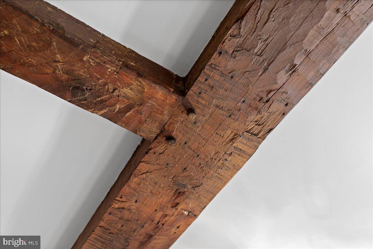 452 W CHESTNUT HILL AVENUE