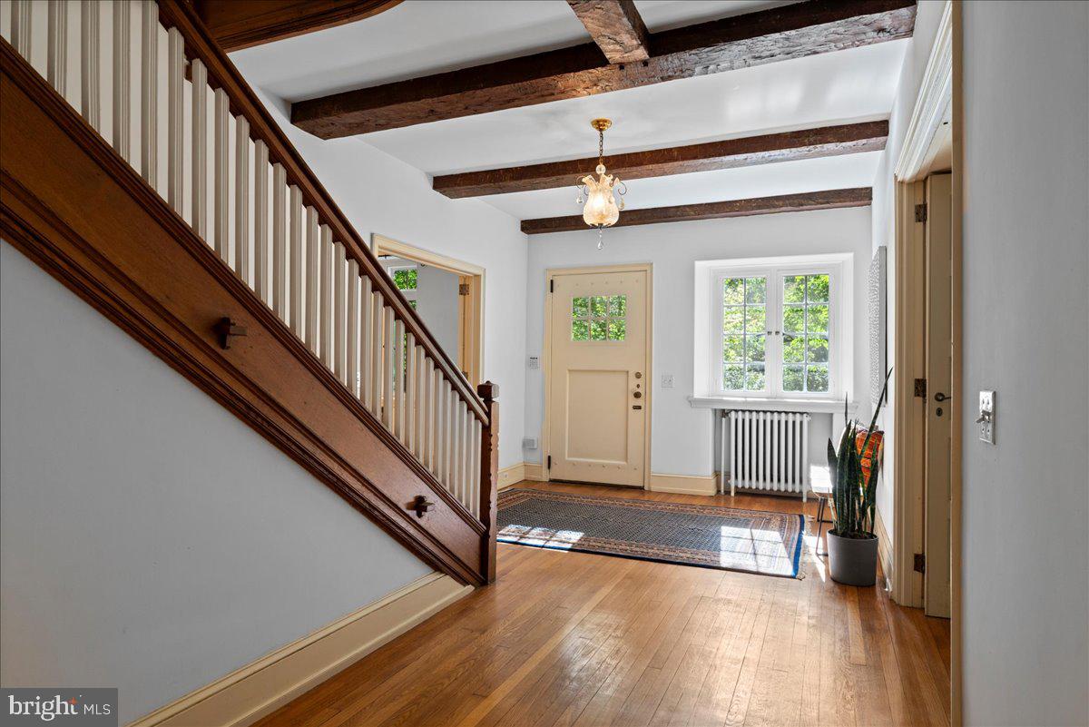 452 W CHESTNUT HILL AVENUE